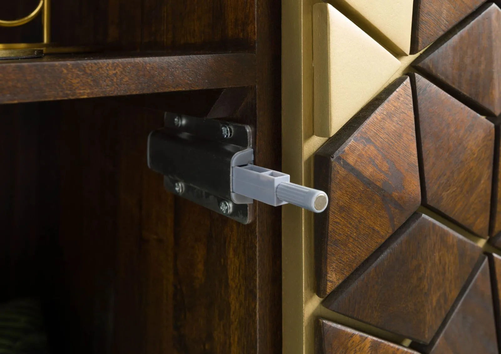 THE WOODEN CITY Stylish Art Deco Mango Wood Chest of Drawers DIAMOND #208(HONEY)